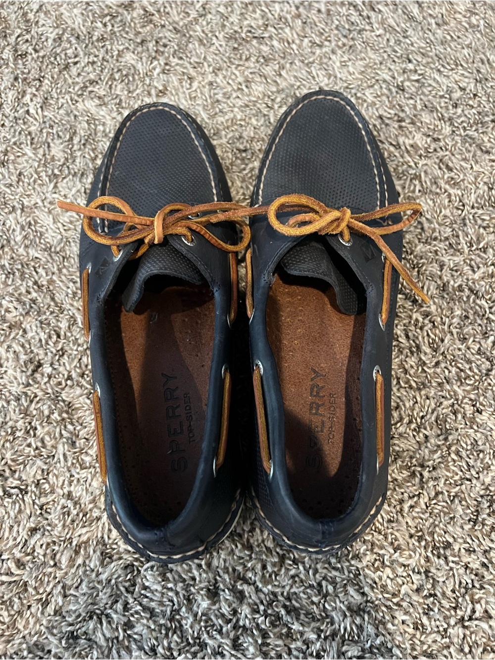 Like new Men’s Size 10.5 Sperry Navy Boat Shoes with Brown Laces